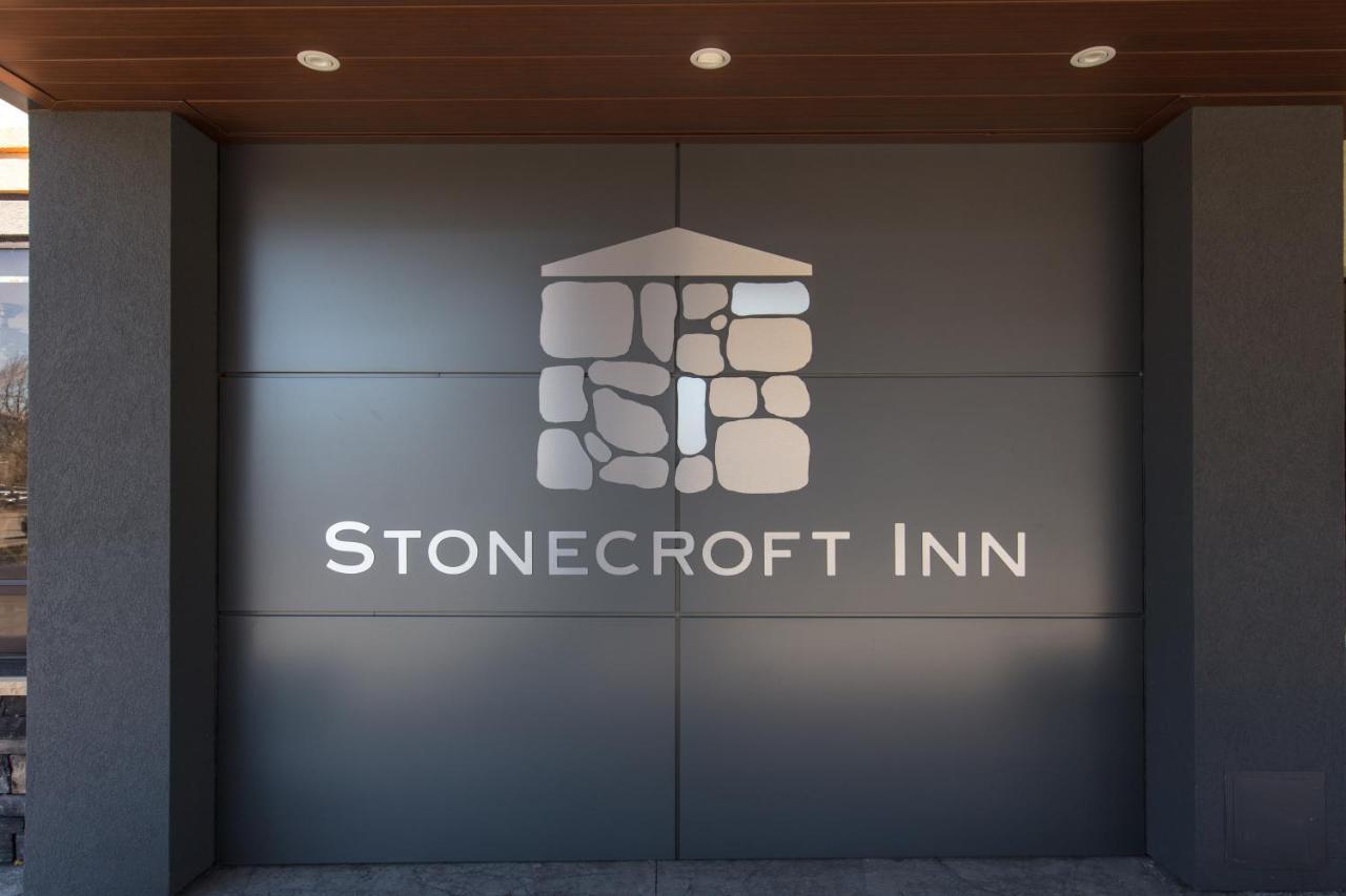 Stonecroft Inn Виндзор Экстерьер фото